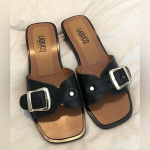 Labucq leather buckle sandals black new